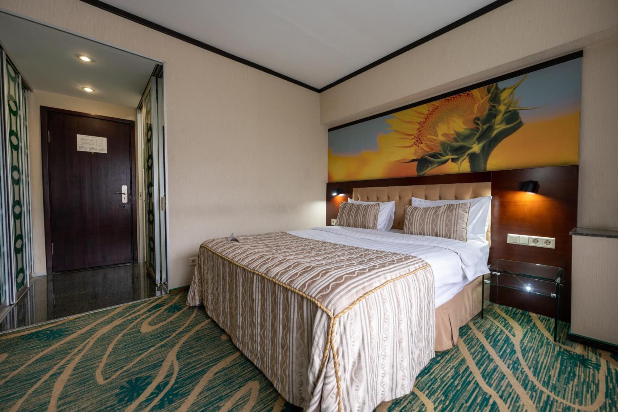 Hotel Kazzhol Αλμάτι Εξωτερικό φωτογραφία